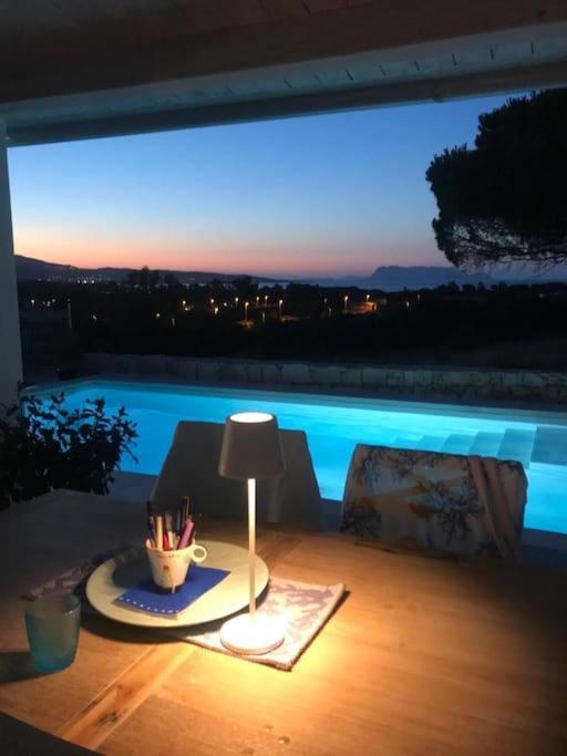 Vista Mare Con Piscina A Budoni - Baia Sant'Anna Villa Bagian luar foto